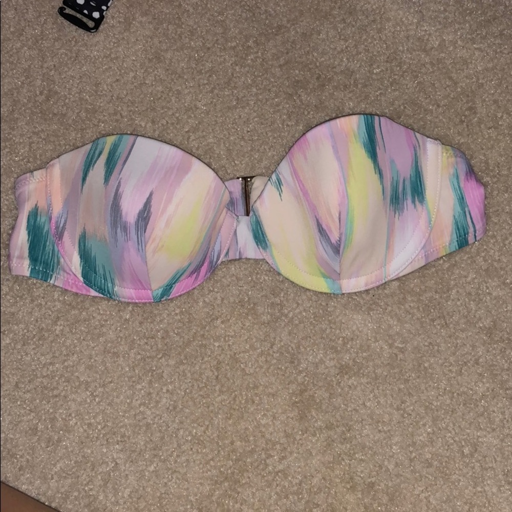 Victoria’s Secret swimsuit top